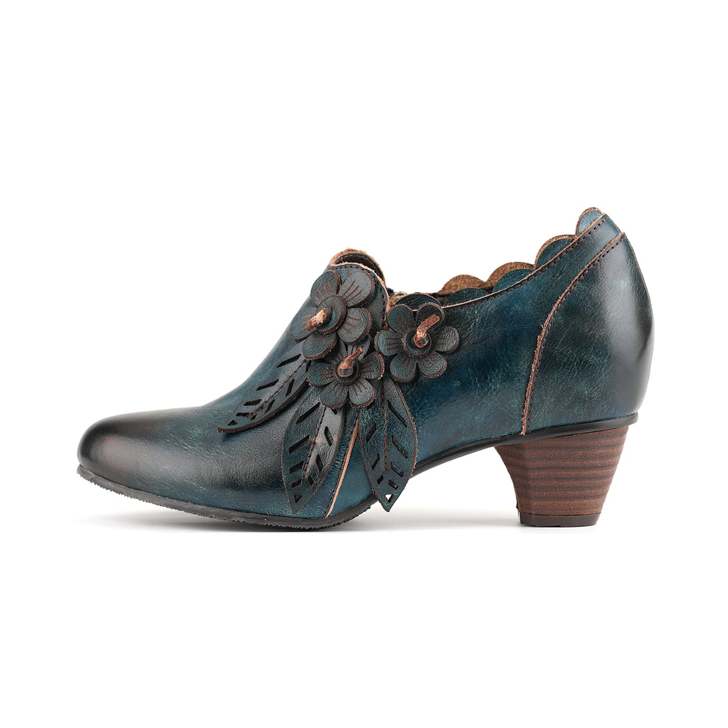 Vintage Handcrafted Floral Charm Low-Heel Pumps